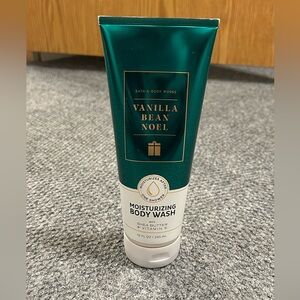 Bath & Body Works Vanilla Bean Noel Body Wash - Green and Cream